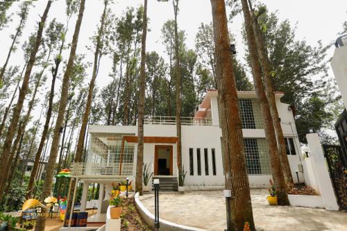 Yercaud Hotel | Discover Sun Resorts and Adventures: Pet-Friendly Getaway