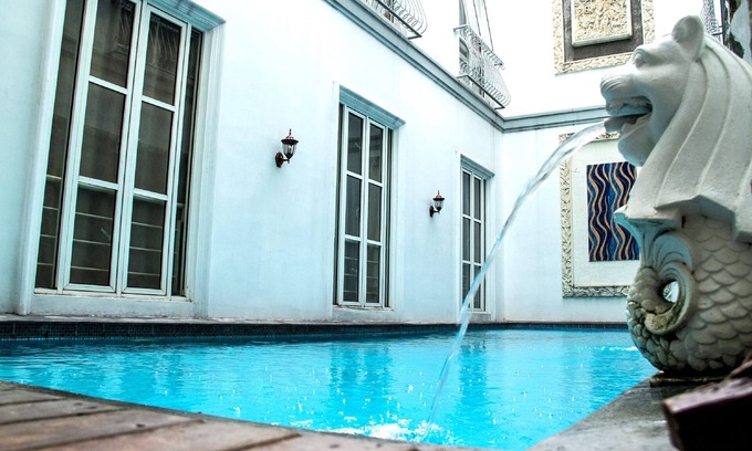 Jakarta House | Discover Sun Rise House: Family-Friendly with Pool & Breakfast