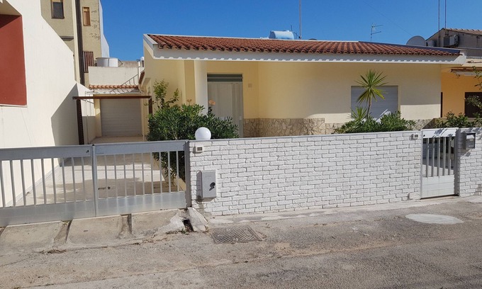 Scoglitti House | Discover Sun, Sea, and Fun: Family-Friendly Haven Awaits