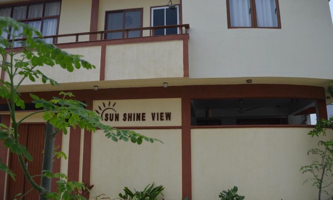 Maafushi House | Welcoming Sun Shine View: Family-Friendly with Breakfast