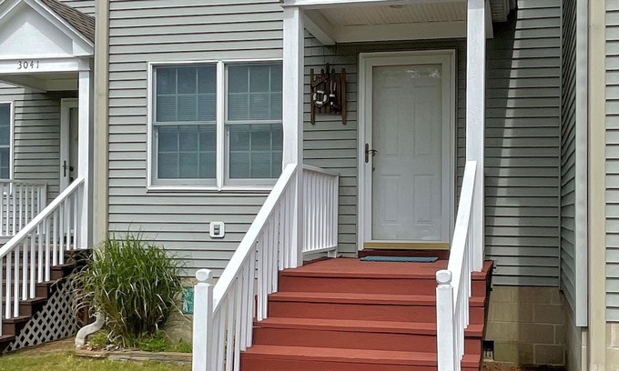 Chincoteague House | Pet-Friendly Sun Singer: 2BR Townhome with Waterview
