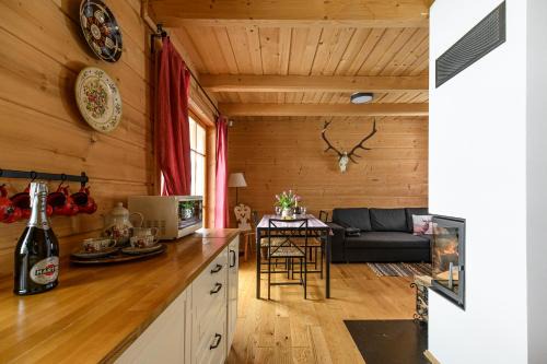 Bialka Tatrzanska Ski Chalet | Discover Sun&Ski Maciejówka: Spa Retreat with Hot Tub