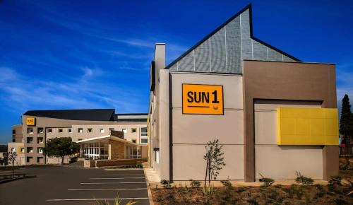 Greater Johannesburg Metropolitan Area Hotel | Budget-Friendly SUN1 SOUTHGATE: Family and Accessible Stays