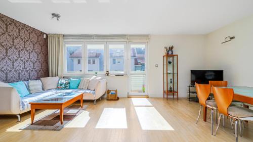 Gdynia Apartment | Kid-Friendly Retreat at Sunapart - 4-Star Comfort Awaits