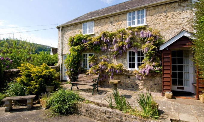 Branscombe Cottage | Cozy Sunbeam Cottage in Branscombe Village with Ocean Views