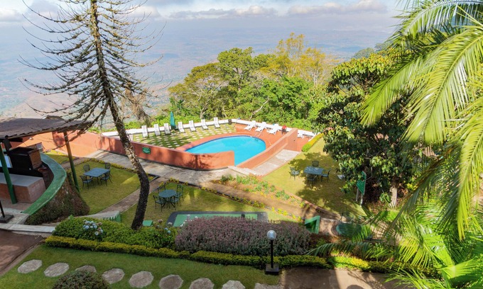 Zomba Hotel | Discover Sunbird Ku Chawe Hotel: Family-Friendly Retreat