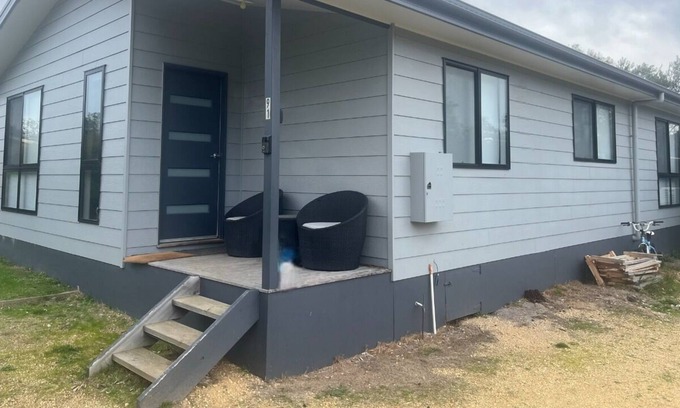 Golden Beach House | Sunburst Getaway - Sleeps 9