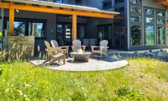 Cle Elum House | Cozy Suncadia Home with Pool and Spa in the Forest