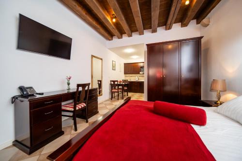Dubrovnik Old Town Apartment | Oceanfront SUNce Palace Apartments with Top Guest Ratings