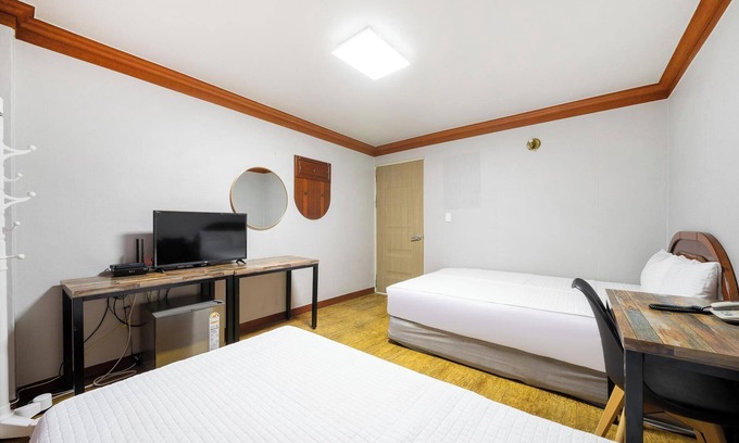 Sunchang Hotel | Eco-Friendly Comfort at Sunchang Gold with Family Amenities