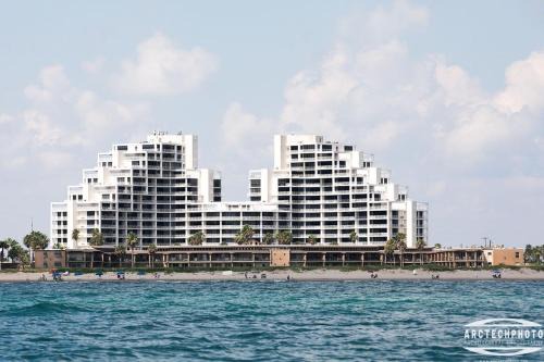 South Padre Island Apartment | Oceanfront Bliss at Sunchase IV - 4-Star Excellence