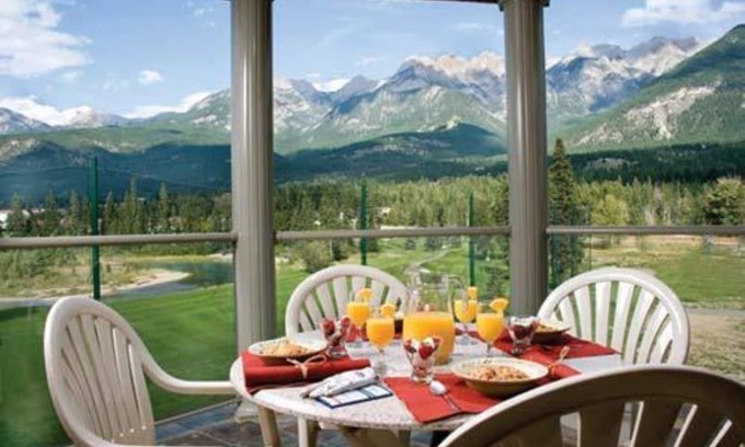 East Kootenay Condo | Relax at Sunchaser Riverside Villas with Pool and Kitchen