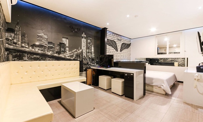 Suncheon Hotel | Eco-Friendly Comfort at Suncheon 9to9 with Hot Tub Access