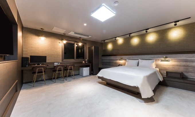 Suncheon Hotel | Eco-Friendly Stay at Suncheon Hotel Moon with Breakfast
