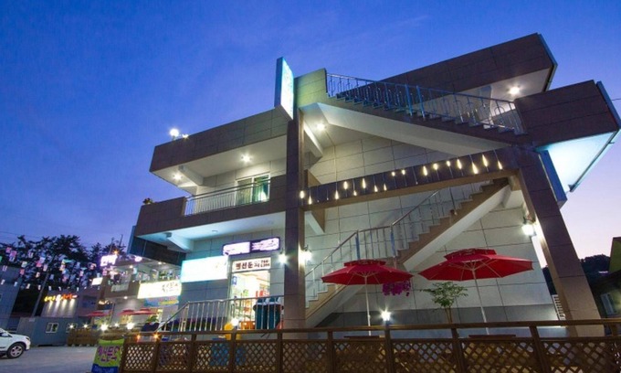 Hadae House | Explore Suncheon Bay Jeongmun Pension: Eco-Friendly Retreat