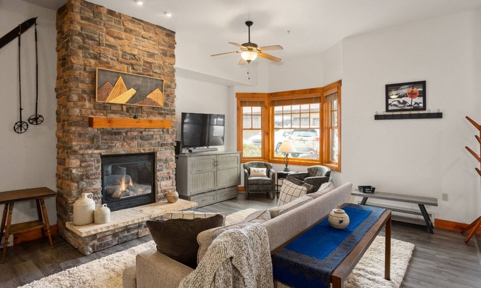 Steamboat Springs Condo | Exceptional Stay: Hot Tub, Garage & Walk to Shops