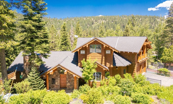 Olympic Valley House | Elegant Sundance Lodge in Palisades with Ski Shuttle Access