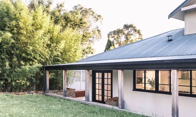 Armidale House | "Sunday" is everyday - luxury 3 bedroom home