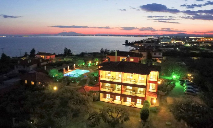 Gerakini Apartment | Discover Sunday Resort: Modern Double Studio with Pool