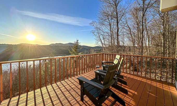 Bryant Pond House | Pet-Friendly Sunday River House with Hot Tub and Firepit