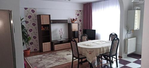 Iasi Apartment | Family-Friendly Sundays Home with Exceptional Guest Rating