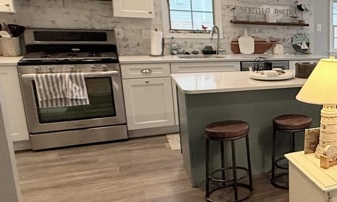 South End Condo | Sunday - Sunday Too Cute.Quite south end of OC- 3 BR -2 bath -PET FRIENDLY