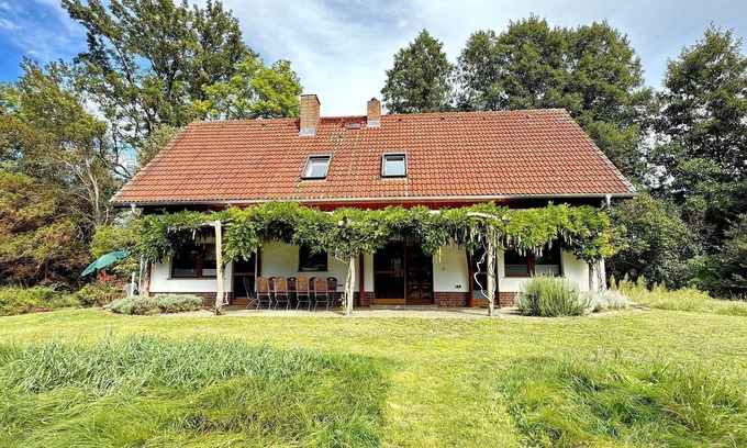 Burg Apartment | Sundew, Germany