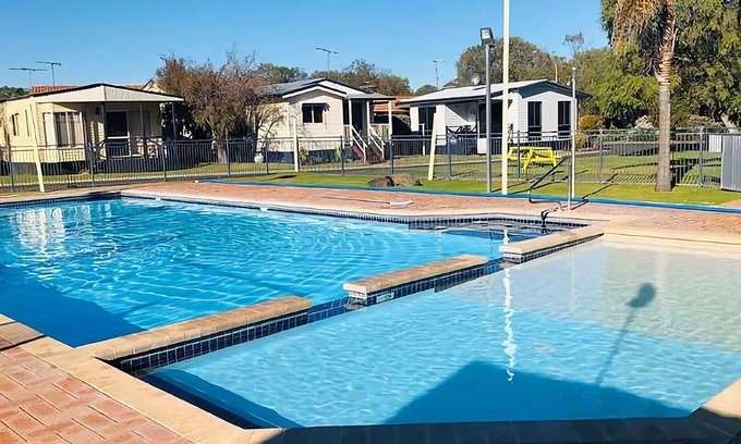 Broadwater Cabin | Cozy Sundowner Cabin with Oceanfront Views and Pool