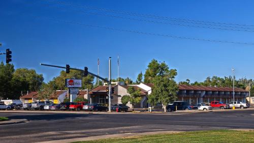 Riverton Hotel | Comfortable Sundowner Station: Pet-Friendly with Breakfast