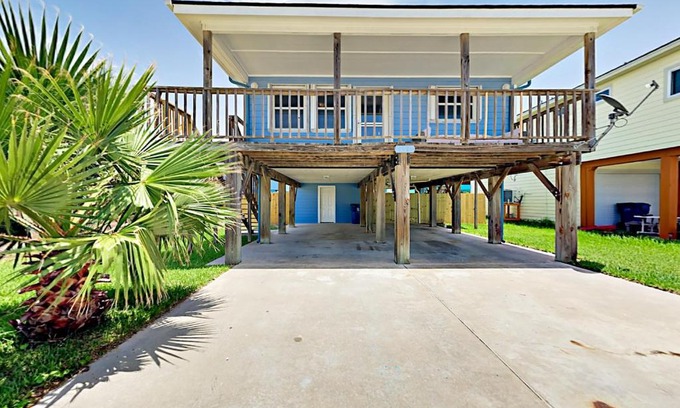 Leeward Sands House | Discover Sunflower Hello: Pet and Child Friendly Stay