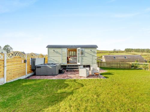 St Harmon House | Sunflower - Uk42360