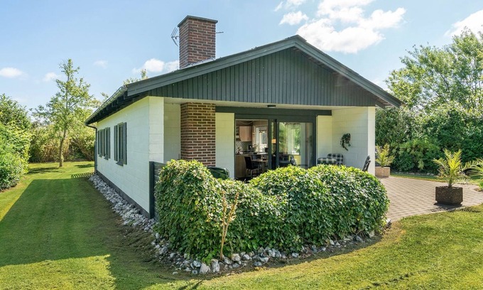 Vejlby Fed House | Relax at Suni - Oceanfront Retreat Just 400m from the Sea
