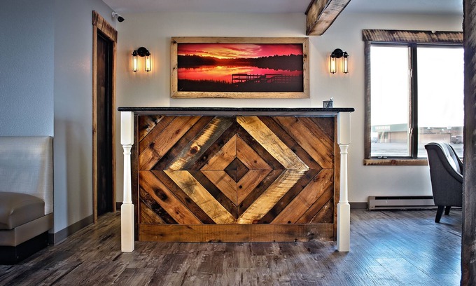 Devils Lake Hotel | Explore Sunlac Inn Devils Lake: Family-Friendly Stays & Breakfast