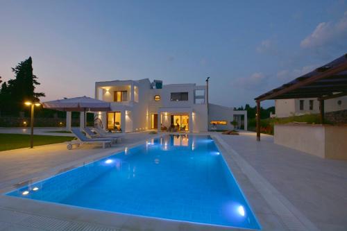 Afra Villa | Exquisite Sunlight Eros Villa with Oceanfront Pool & Dining