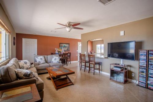 Wonder Valley House | Relax at Sunlight Retreat: Rated 9.3 with Pool & Spa