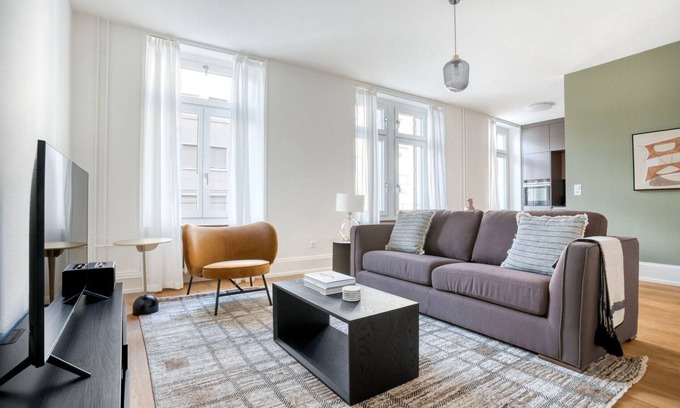 Gundeldingen Apartment | Bright Gundeldingen 3-Bedroom with Kitchen near Basel