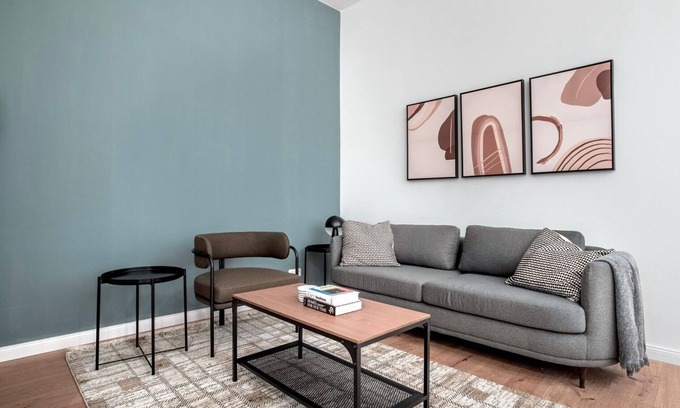 Prenzlauer Berg Apartment | Bright 2BR Retreat in Prenzlauer Berg Near Schönhauser Allee