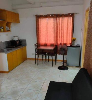 Calamba Apartment | Budget-Friendly Sunmiles Condominium with Pool & Breakfast
