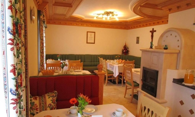 Sankt Veit im Pongau Bed & Breakfast | Cozy Sunnhäusl B&B: Family-Friendly Rooms & Breakfast