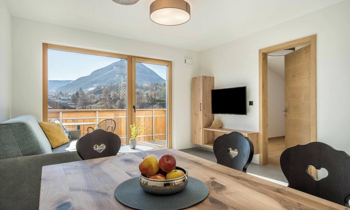 Lana Apartment | Guest Rated: 9.8 - Sunnig Apartment with Balcony & Mountain View