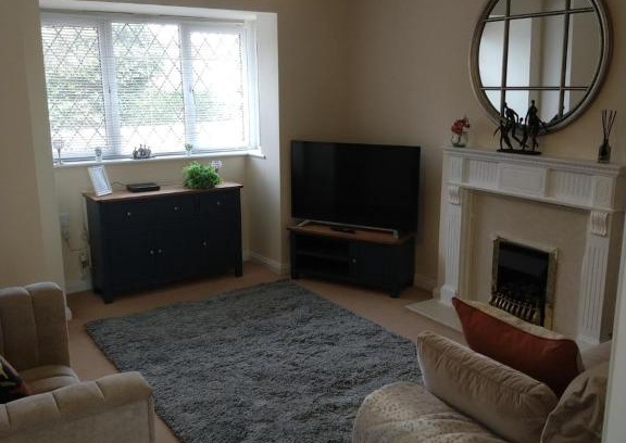 Grantham House | Family-Friendly Sunningdale: 3-Bed House with Great Reviews