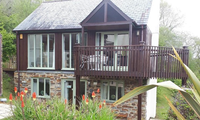 Saltash House | Discover Sunningdale Lodge: Golf, Spa & Ocean Views