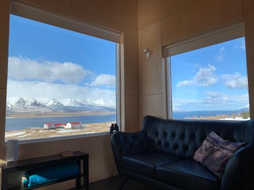 Akureyri House | Welcoming Sunnuhlid Houses: Rated 9.2/10, Family-Friendly Stay