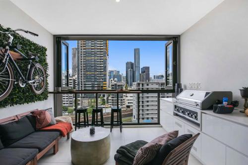 South Brisbane Apartment | Bright 4-Star Retreat with Pool in South Brisbane