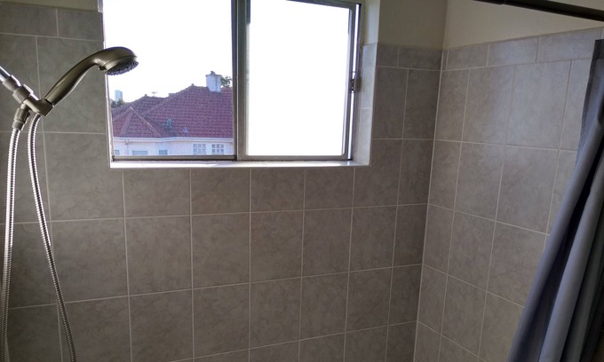 Upper Telegraph Apartment | Sunny 2 bedroom in Convenient, Walkable Bushrod Neighborhood