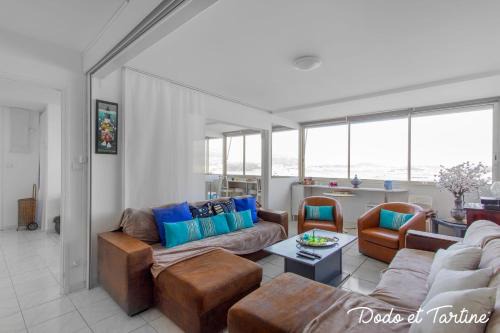 Le Mourillon Apartment | Bright 2 Bedroom Retreat with Panoramic Views - Dodo et Tartine