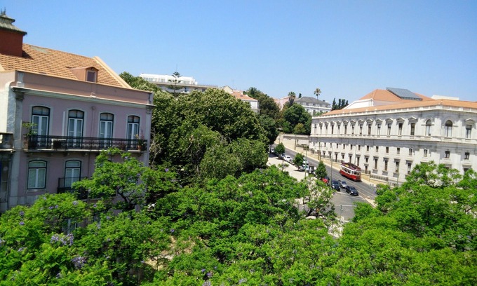 Santos Apartment | Bright 2BR Retreat in Lisbon with Pool and Spa Amenities