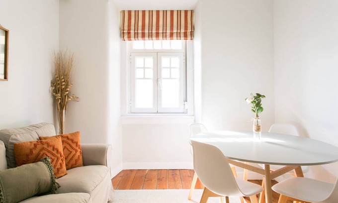 Santa Engracia Apartment | Inviting Sunny Alfama: 3 Bd Apartment with River Views