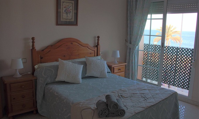 Benalmadena Costa Apartment | Beachfront Apartment with Ocean View and Pool Access