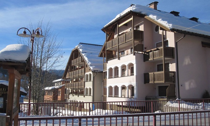 Russbach am Pass Gschuett Apartment | Cozy Ski Apartment with Free Depot and High Guest Ratings